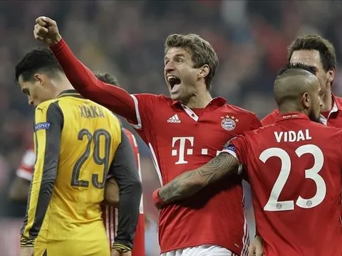 Bayern Munich giễu cợt Arsenal sau chiến thắng hủy diệt