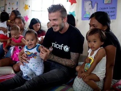 Beckham làm từ thiện để được phong tước Hiệp sĩ