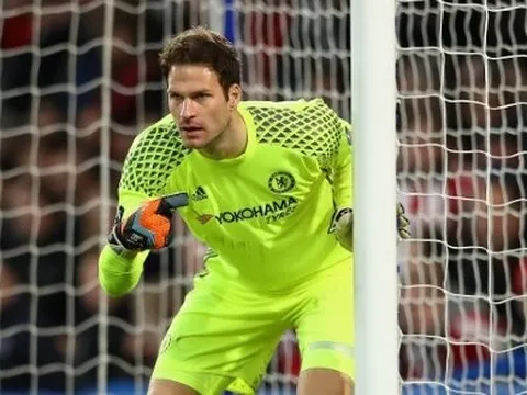 Begovic bị bít cửa rời Chelsea