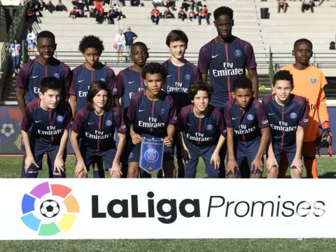 Sao mai 12 tuổi của PSG khiến đối thủ tá hỏa vì thân hình quá khổ