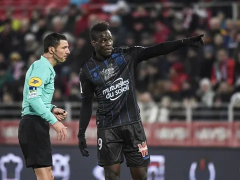 LĐBĐ Pháp vào cuộc vụ Balotelli bị phân biệt chủng tộc