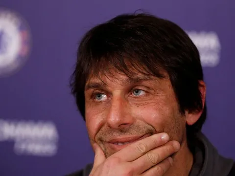 'Bố già' tại Chelsea, về nhà Conte vẫn hạ mình trước vợ