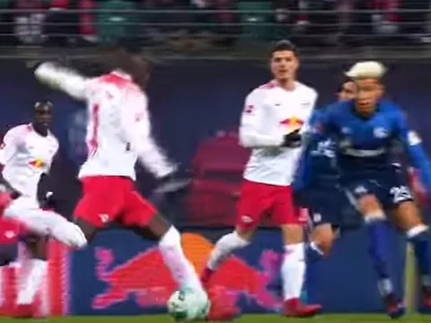 Bom tấn Keita của Liverpool sút xa khủng đến thế nào?