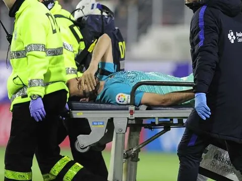 Busquets chấn thương nặng, đồng đội chưa hết sốc