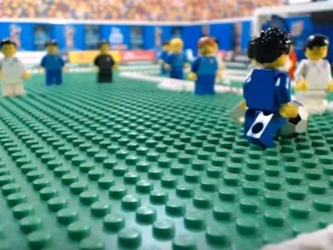 Các chiến binh Lego của Italia và Argentina so tài với nhau như thế nào?