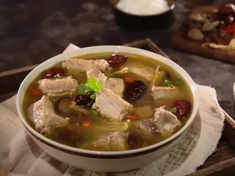 Cách nấu canh sườn non ngon tại nhà