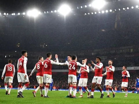 Cảm ơn Sanchez, vì 'Wenger-ball' đã trở lại!