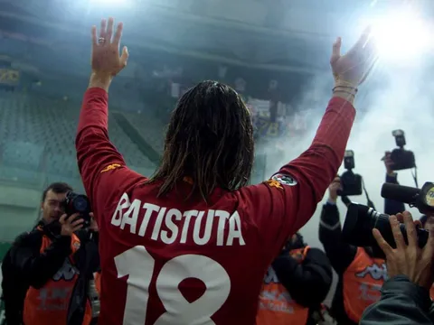 Cảm xúc của Batistuta khi ghi bàn vào lưới đội bóng cũ Fiorentina