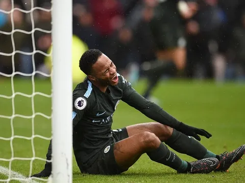CẬN CẢNH các cầu thủ Man City "sút văng" 2 điểm trước Burnley