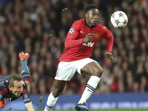 "Cạn lời" với pha rê bóng lỗi của Danny Welbeck