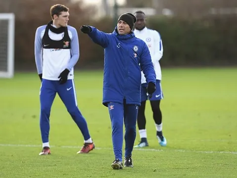 Cẩn trọng trước Norwich, Conte liên tục hò hét trên sân tập
