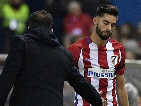 Carrasco bất mãn Simeone, Chelsea và Bayern mừng ra mặt