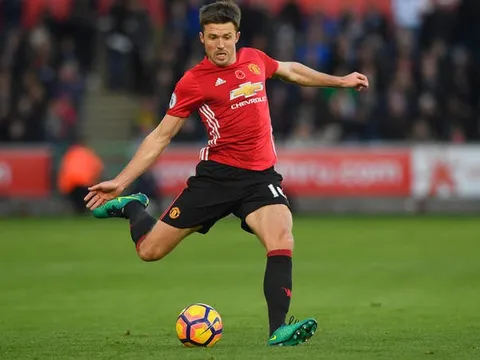 Với Man Utd, quên Top 4 đi, vô địch mới đáng ăn mừng