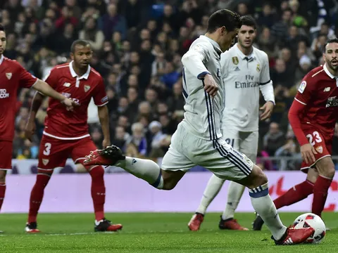Cầu thủ bị 'ruồng bỏ' tỏa sáng, Kền kền hạ sát Sevilla ngay tại thánh địa Bernabeu