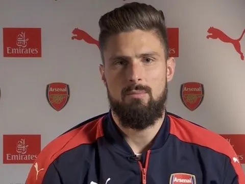 CĐV Arsenal qua đời mà chưa kịp nhìn Giroud
