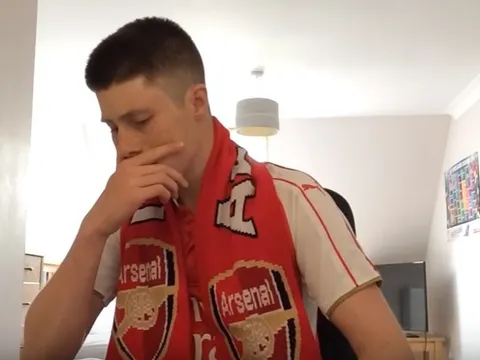 CĐV Arsenal sáng tác nhạc xin Sanchez ở lại