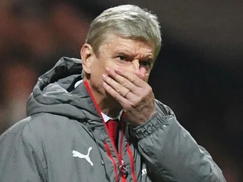 "CĐV Arsenal vô ơn, Wenger không đi đâu cả!"