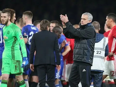 CĐV Chelsea chửi SỐC, Mourinho đáp trả