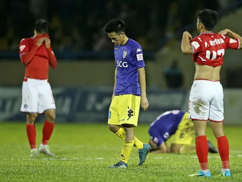 CĐV Hà Nội nói lời tạm biệt, lãnh đạo để ngỏ khả năng Văn Quyết ra đi