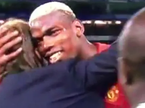 CĐV phẫn nộ vì Pogba thân mật với Conte sau trận thua
