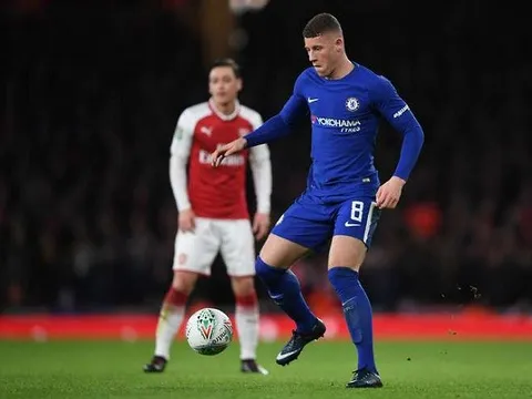 Cesar Azpilicueta kêu gọi NHM kiên nhẫn với Ross Barkley