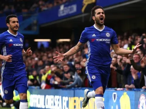 Cesc Fabregas chơi chói sáng trước Swansea