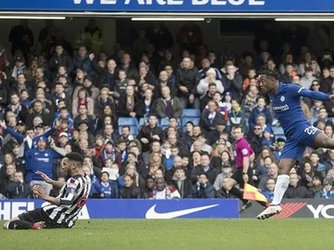 Chấm điểm Chelsea: Batshuayi khiến Conte tạm an lòng