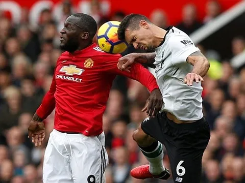 Chấm điểm Liverpool: Dejan Lovren tự bắn vào chân, Salah mất hút