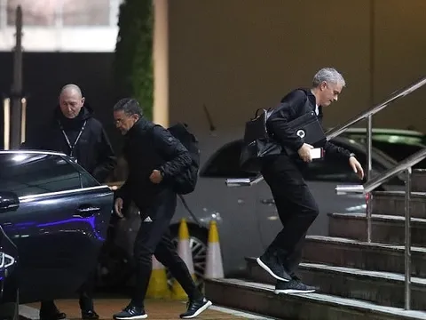 Chán ngấy Man Utd, Mourinho liên tục trở về London