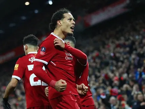Chấp nhận la ó, Virgil van Dijk quyết cùng Liverpool đánh sập St Mary