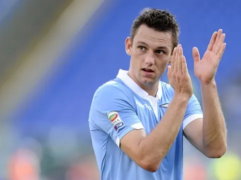 Chi 35 triệu euro, Man Utd đã có De Vrij?