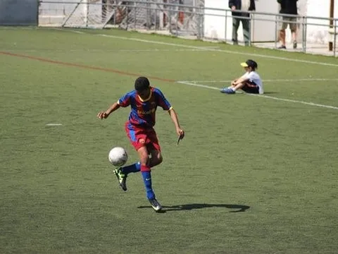 Chiêm ngưỡng siêu phẩm của Jordi Mboula (đội trẻ Barcelona)