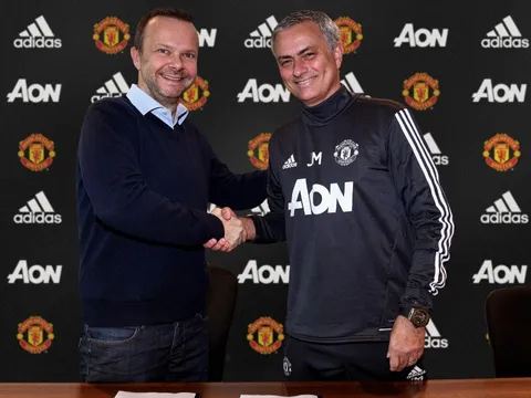 CHÍNH THỨC: Jose Mourinho gia hạn hợp đồng với Man United