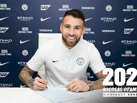 CHÍNH THỨC: Man City trói chân 'siêu trung vệ'