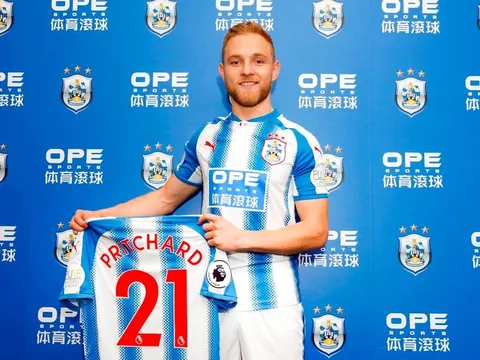 CHÍNH THỨC: Ngựa ô Premier League có hàng dạt Tottenham