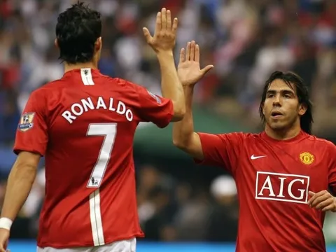 CHÍNH THỨC: Ronaldo, Tevez được mời gọi trở lại Old Trafford đầu mùa Hè