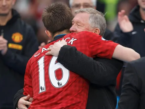 CHÍNH THỨC: Sir Alex cầm quân M.U trong trận đấu tôn vinh Carrick