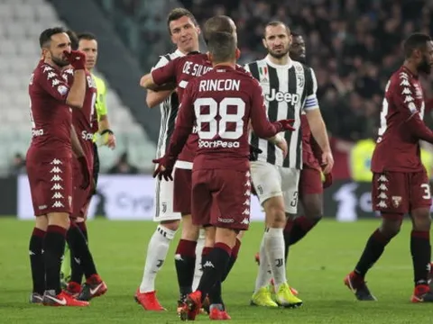 Chơi thiếu Fair-play, Juventus tiến vào bán kết Coppa Italia