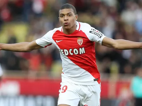 Chủ tịch Perez muốn thần đồng Mbappe đá cặp với Benzema