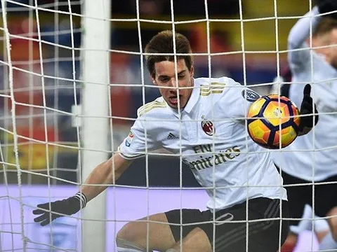 Chùm ảnh: 9 người Milan đả bại Bologna
