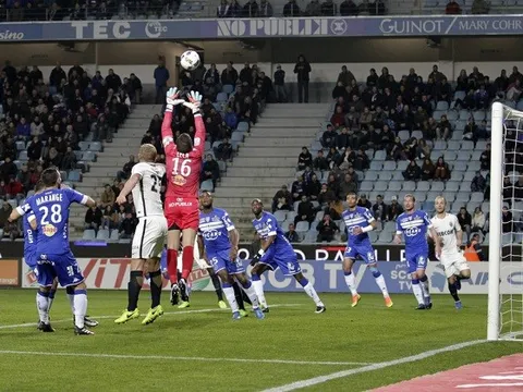 Chùm ảnh: AS Monaco bị cầm chân, cờ tới tay PSG