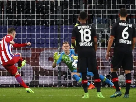 Chùm ảnh: Atletico bắn phá tan tành sân Bay Arena
