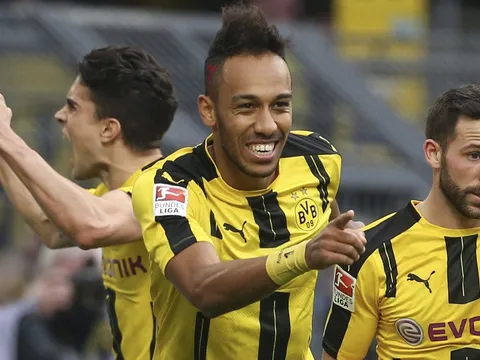 Chùm ảnh: Aubameyang lập cú đúp, Dortmund thắng dễ Leverkusen