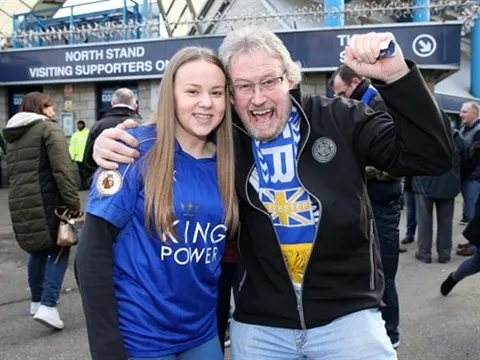 Chùm ảnh: Bằng chứng CĐV vẫn chưa mất niềm tin vào Leicester
