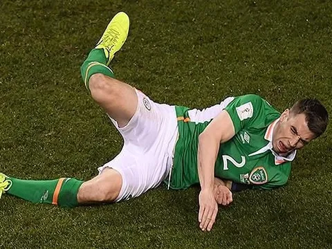 Chùm ảnh: Coleman gãy chân kinh hoàng khi đối đầu Gareth Bale