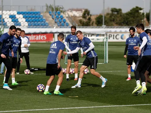 Chùm ảnh: Dàn sao Galacticos đổ bộ về Madrid