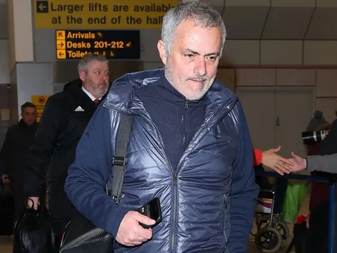 Chùm ảnh: Dàn sao Man Utd kiệt sức sau khi trở về từ nước Nga