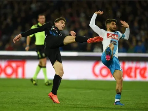 Chùm ảnh: Hiện tượng Atalanta hạ gục Napoli chỉ với 10 người ngay tại San Paolo