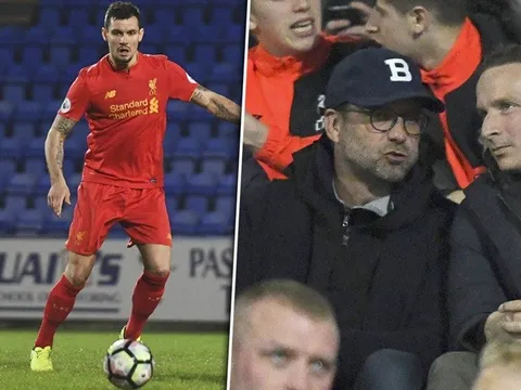 Chùm ảnh: Klopp lặn lội xem đội trẻ, chờ tin vui từ Lovren