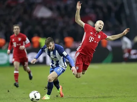 Chùm ảnh: Lewandowski ghi bàn muộn, giật 1 điểm cho Bayern